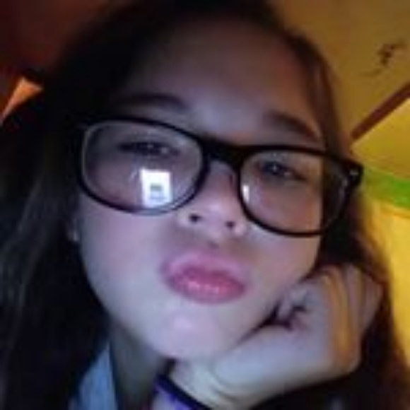 Meet your Posher, Bethany - Picture 1 of 2